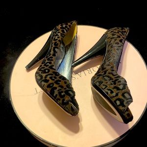 Dolce & Gabbana leopard print heels (6.5)
